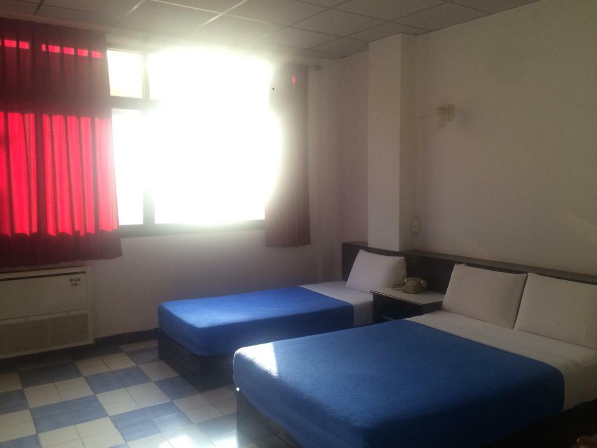 סוראט תאני Thairungruang Hotel מראה חיצוני תמונה