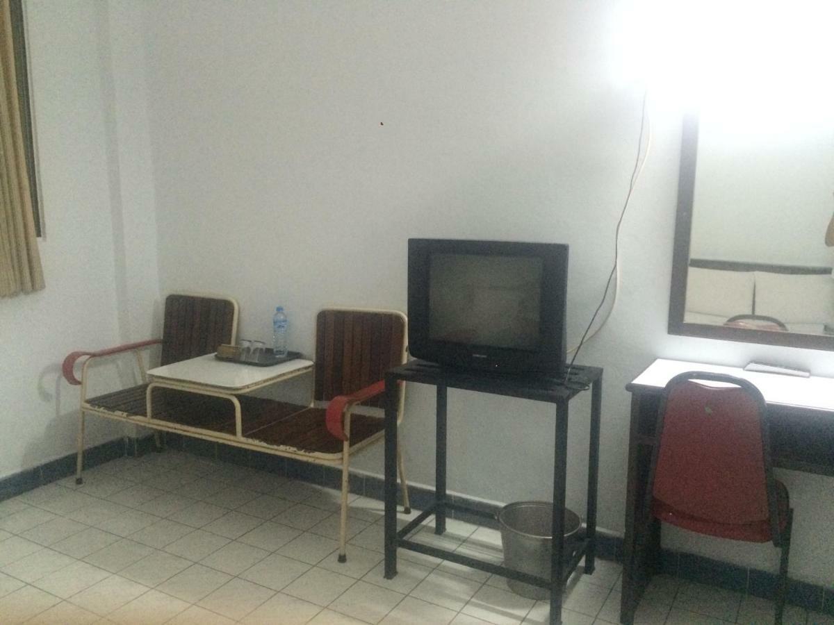סוראט תאני Thairungruang Hotel מראה חיצוני תמונה