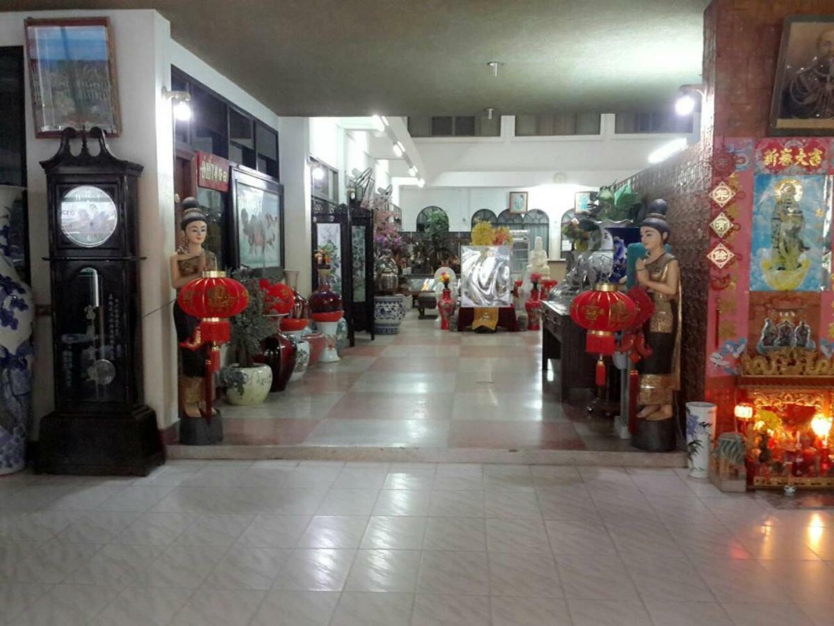 סוראט תאני Thairungruang Hotel מראה חיצוני תמונה